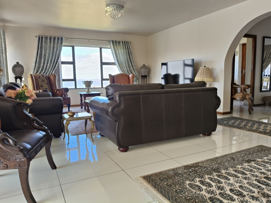 4 Bedroom Property for Sale in Wavecrest Eastern Cape